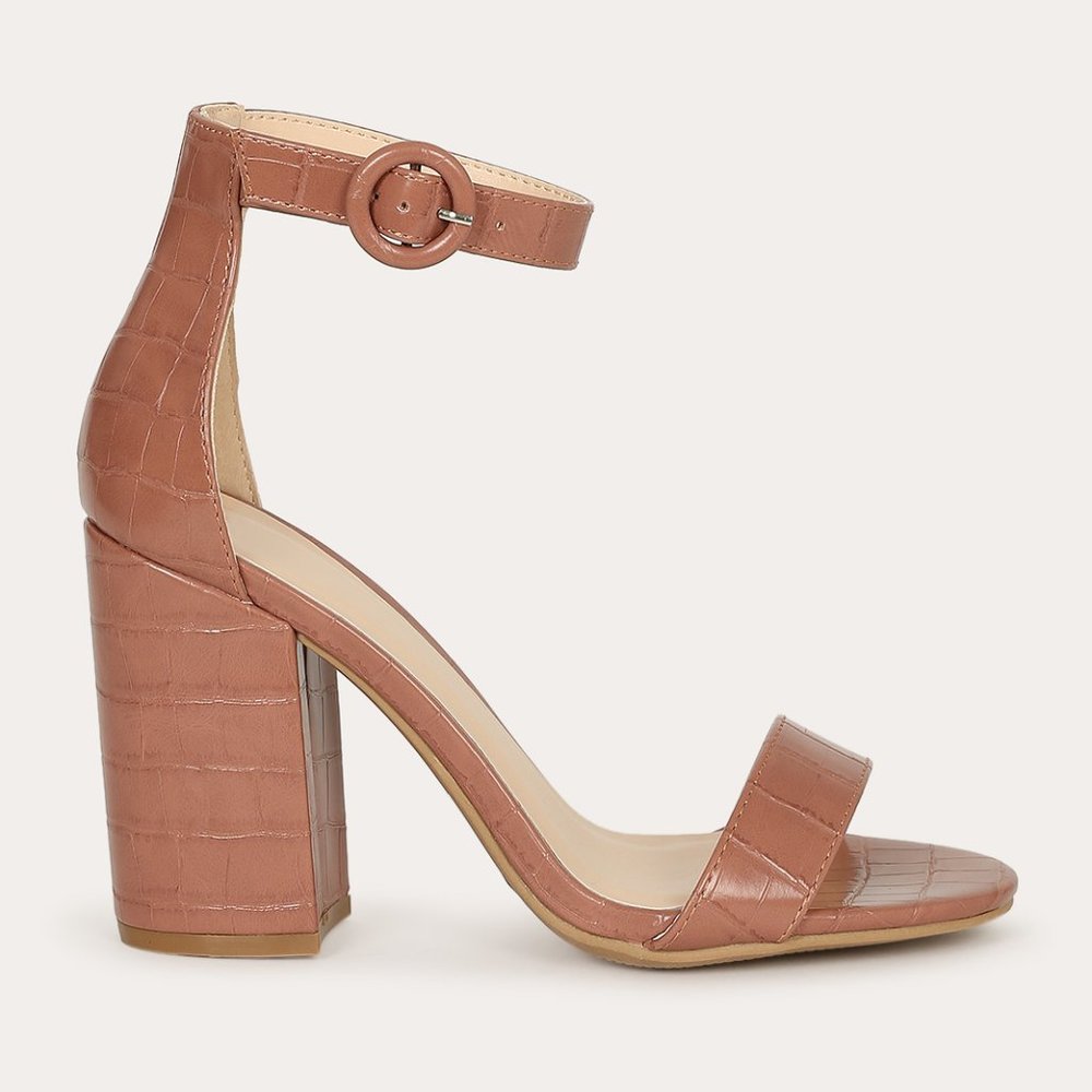 Round Toe Open Buckle Heels Size 9 - Picture 3 of 6
